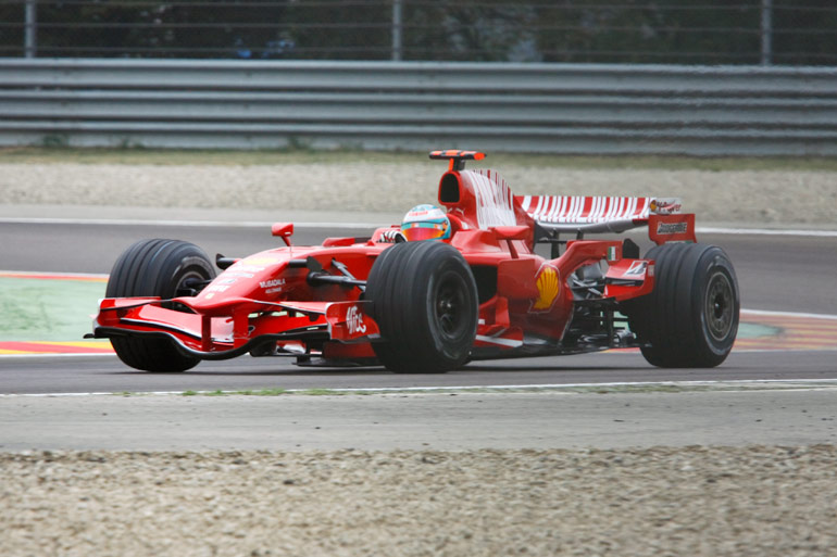 Andrea durante lo sviluppo della Ferrari F2008, foto di Antonio Bizzarri