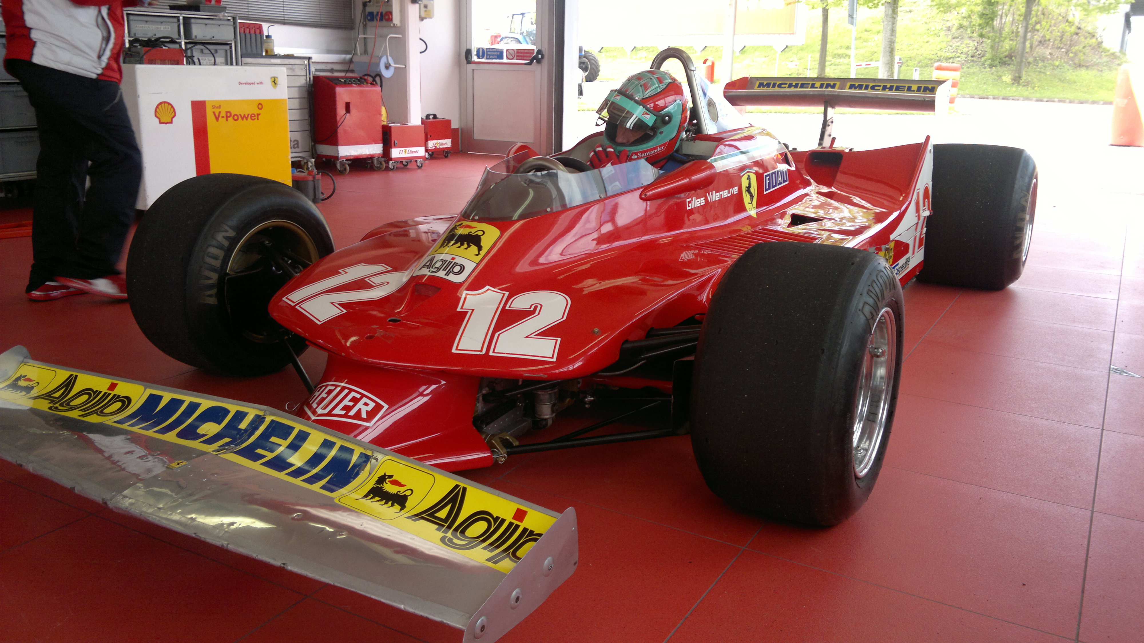 Andrea al volante della Ferrari T4