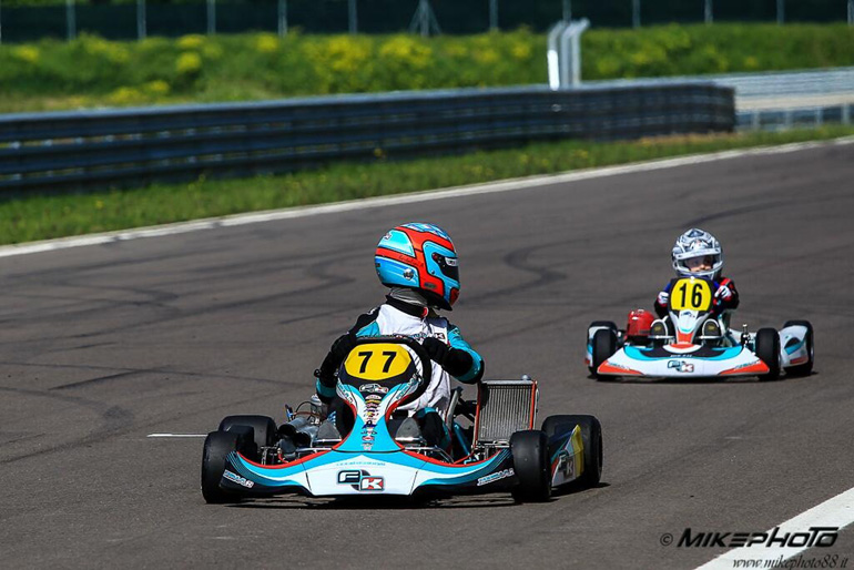 Andrea ed Alessandro sui kart Formula K