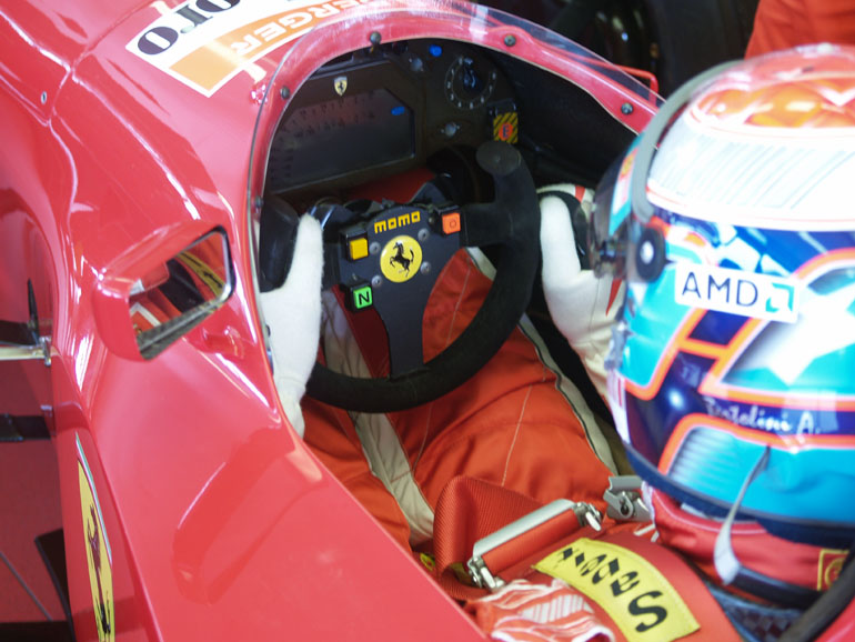 Al volante della Ferrari 412 T1