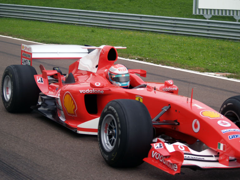 Al volante della Ferrari F2004